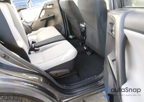 2017 Toyota Rav4 Xle z USA, uszkodzony, nr VIN JTMRFREV3HD214645